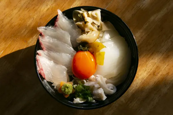 Japaneses Sashimi Donburi White Fish Squid Egg Yolk Bed White — Stock Photo, Image