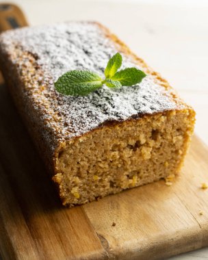 Limonlu tam buğday ve yoğurtlu kek. Sağlıklı ve lezzetli İtalyan hamur işi tarifi.
