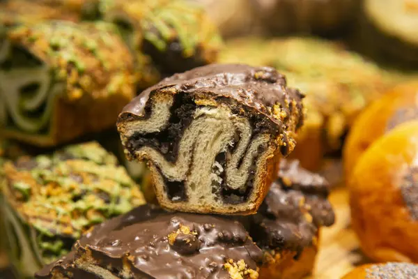 Márvány Csokoládé Matcha Tea Torta Egy Japán Pékségben Kiotóban — Stock Fotó
