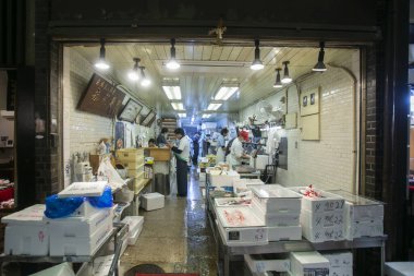 Kyoto, Japonya; 10 Ekim 2023: Nishiki pazarı, Kyoto şehrinde yer alan bir restoran ve gıda tedarikçisidir..