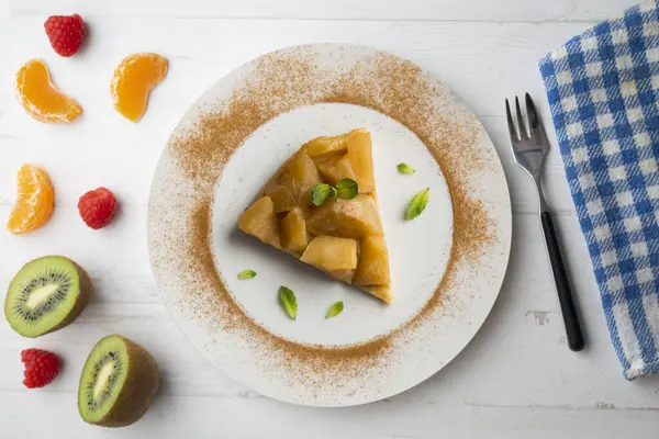 stock image Delicious tarte tatin with apples from an overhead perspective.