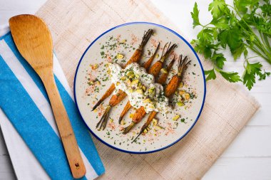 Fırında havuç, İtalyan burrata ve şam fıstığı..