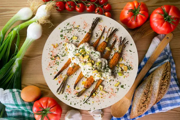 Fırında havuç, İtalyan burrata ve şam fıstığı..