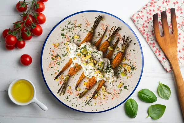 Fırında havuç, İtalyan burrata ve şam fıstığı..