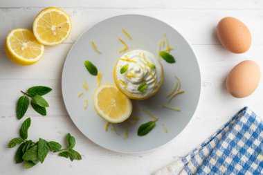 Limonlu kremalı tatlı..