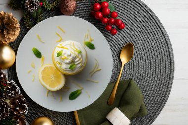 Limonlu kremalı tatlı..