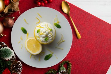 Limonlu kremalı tatlı..