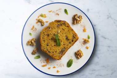 Cevizli havuçlu kek..