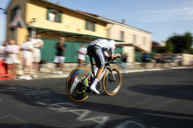 Nice, Fransa; 21 Temmuz 2024: Profesyonel bisikletçi REMCO EVENEPOEL SOUDAL QUICK-STEP BEL Fransa Bisiklet Turu 'nun deneme aşamasında.