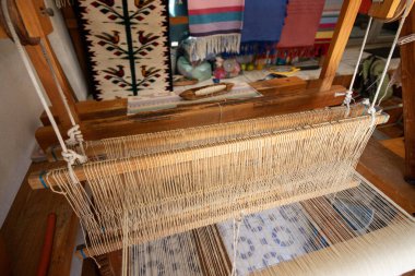 Meksika halılarının Teotitlan del Valle, Oaxaca Mexico 'daki zanaatı için atış ve makine.