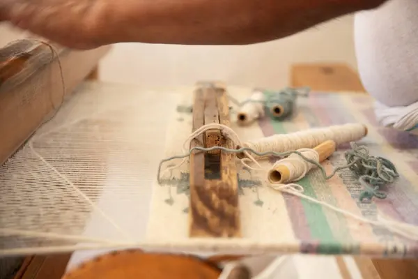 Meksika halılarının Teotitlan del Valle, Oaxaca Mexico 'daki zanaatı için atış ve makine.