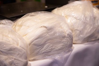 Oaxaca peyniri, quesillo veya dil peyniri, Oaxaca eyaletinin merkezi vadilerinden gelen taze ve yumuşak bir peynirdir..