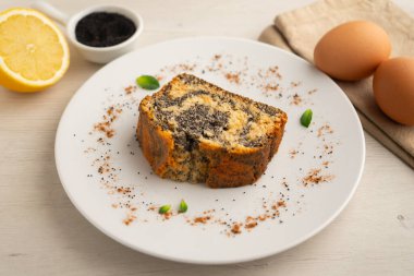 Lezzetli limon ve haşhaşlı kek..