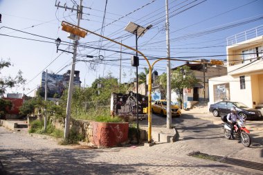 Oaxaca, Meksika; 1 Ocak 2025: Oaxaca kentindeki Xochimilco semtinin renkli caddelerinin manzarası.