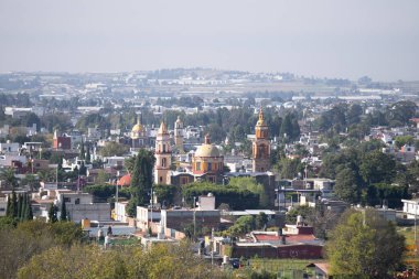 Cholula, Meksika; 1 Ocak 2025: Cholula kiliselerinin dini mimarisi.