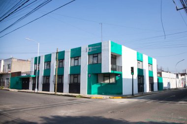 Puebla, Meksika, 1 Ocak 2025: Renkli sokaklar ve şehrin ve Meksika 'nın başkenti Puebla' nın sömürge binaları.