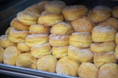 Geleneksel şekerleme tezgahı churros, bal ve Meksika 'nın Puebla şehrinden tipik hamur işleri..