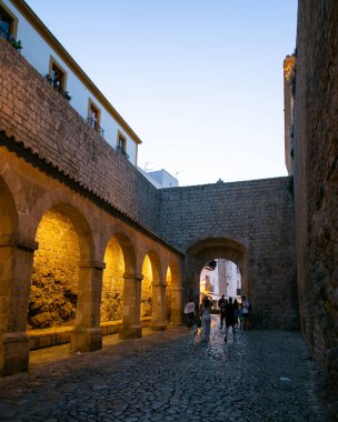 İbiza, İspanya; 1 Ekim 2024: The Portal de ses Taules, UNESCO 'nun Dünya Mirası Bölgesi olan Dalt Vila' nın görkemli girişi..