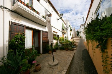 İbiza, İspanya; 1 Haziran 2025: İbiza adasının kuzeyindeki Sant Joan de Labritja kasabası.