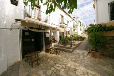 İbiza, İspanya; 1 Haziran 2025: İbiza adasının kuzeyindeki Sant Joan de Labritja kasabası.