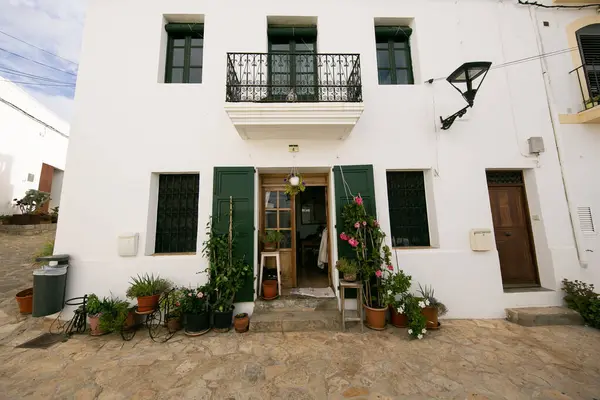 İbiza, İspanya; 1 Haziran 2025: İbiza adasının kuzeyindeki Sant Joan de Labritja kasabası.