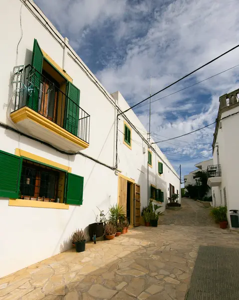 İbiza, İspanya; 1 Haziran 2025: İbiza adasının kuzeyindeki Sant Joan de Labritja kasabası.