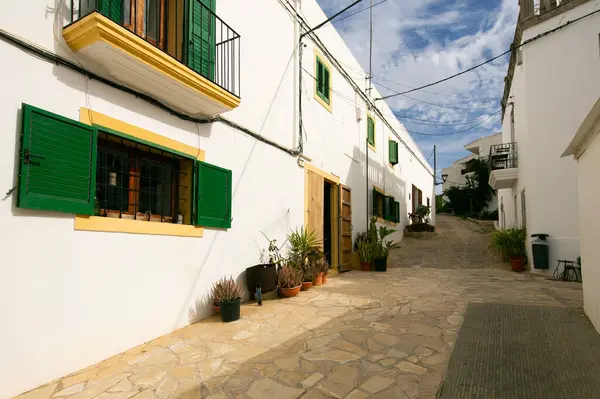 İbiza, İspanya; 1 Haziran 2025: İbiza adasının kuzeyindeki Sant Joan de Labritja kasabası.