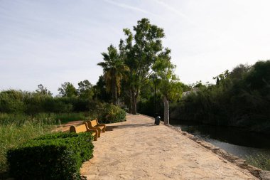 İbiza, İspanya; 1 Haziran 2025: İbiza 'nın güneydoğu kesimindeki güzel Santa Eulalia del Rio kıyı kasabası.