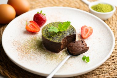 Brownie koyu çikolata ve kibrit çay keki..