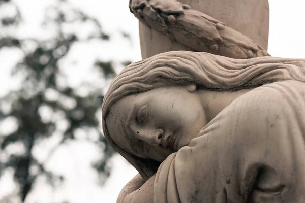Sad Thinking Woman Statue Close View Cemetery Park — Stock Photo, Image