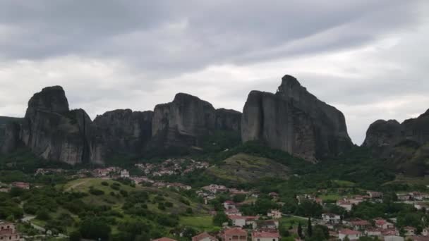 View Beautiful Rocky Mountains Meteora Monasteries Greece High Quality Footage — Stock Video