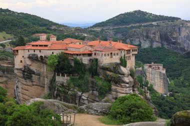 Yunanistan 'daki Meteora manastırlarının kompleksindeki Varlaam Manastırı. Yüksek kalite fotoğraf