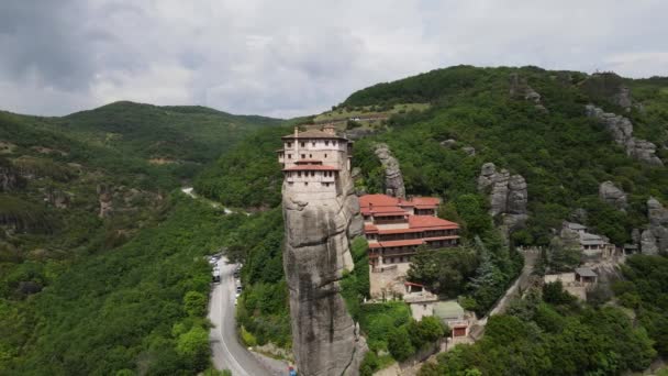 Meteora Jeden Największych Najskrupulatniej Zbudowanych Kompleksów Wschodnich Klasztorów Prawosławnych Grecji — Wideo stockowe