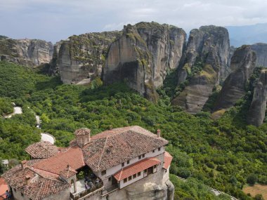 meteora, kalampaka, Yunanistan için manastırda asılı.