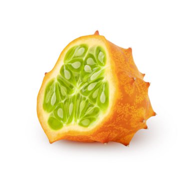 İzole edilmiş kiwano. Beyaz arkaplanda kırpma yolu ile izole kiwano kavun meyvesi yarısı