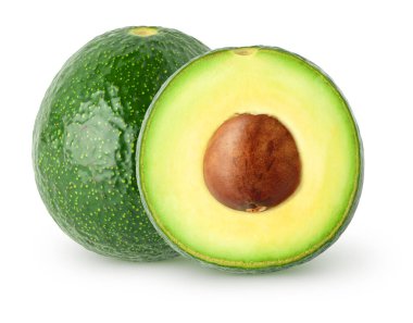 Avokado izole edilmiş. Kesme yolu ile beyaz arkaplanda tam bir buçuk avokado izole