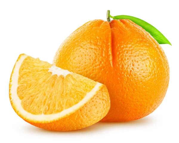 Изолированные Апельсины Целые Оранжевые Фрукты Листьями Кусочками Изолированы Белом Фоне — стоковое фото