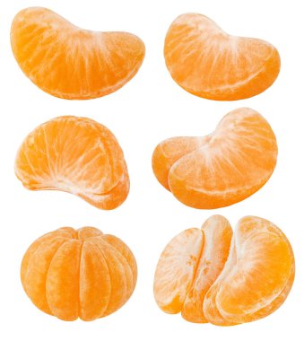 İzole mandalina (mandalina). Beyaz arka planda izole edilmiş narenciye dilimleri. Mandalina, mandalina, mandalina. Kesme yolu