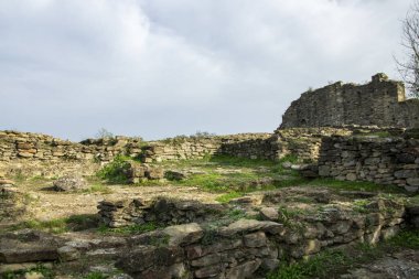 Eski Esquerda şehrinin kalıntıları, katalonya