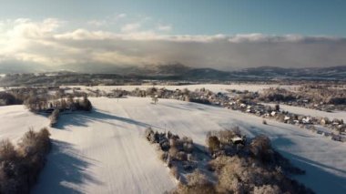 Güzel manzara kar aracı 4K kışı