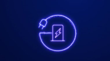 Ev ikonu elektrokarbon şarj noktası istasyonu neon flaş videosu. Elektrik istasyonu alfa kanalı ile parlayan güç kablosunu şarj ediyor. Yüksek kalite 4k görüntü