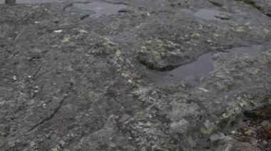 Gözlemevi kulübesinin, dağlardaki en yüksek tepe noktası videosu.