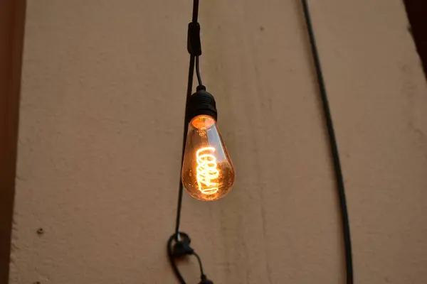 Lámpara Alambre Techo — Foto de Stock