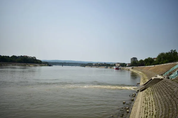 Novi Sad Serbia 2023 Nowy Smutny Odpływ Ścieków Dunaju — Zdjęcie stockowe