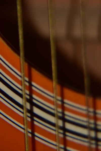 Akustik Gitar Tellerini Kapatın Akustik Gitarın Enstrüman Tellerinin Makro Çekimi — Stok fotoğraf