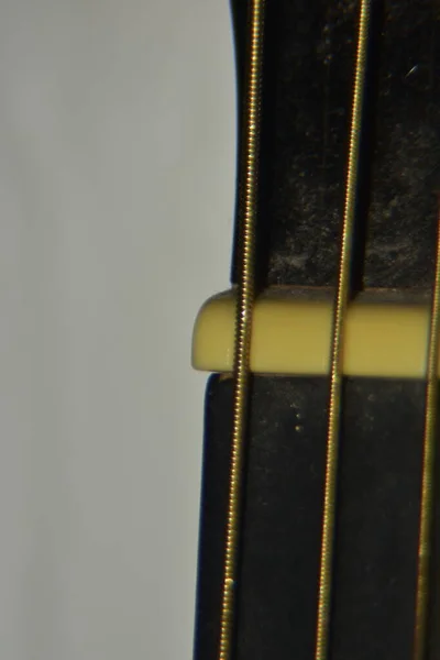 Akustik Gitar Tellerini Kapatın Akustik Gitarın Enstrüman Tellerinin Makro Çekimi — Stok fotoğraf