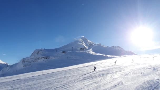 Estância Esqui Inverno Nos Alpes Austríacos Geleira Hintertuxer Cenário Inverno — Vídeo de Stock