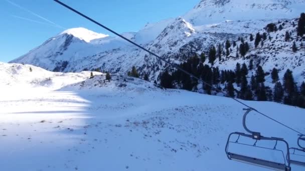 Salite Una Seggiovia Nelle Alpi Europee Ghiacciaio Dell Hintertux Autunno — Video Stock
