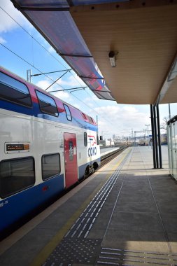 Novi Sad, Sırbistan - 02 14 2024: Novi Sad 'dan Belgrad' a hızlı tren, Sırbistan.