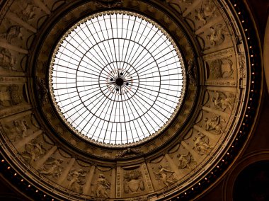 Kumarhane tavanı tasarımı. Yüksek kaliteli fotoğraf.